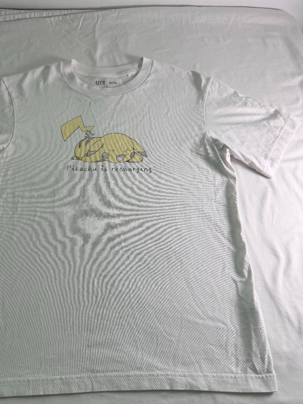 Uniqlo UT Pokémon Pikachu T-Shirt Size M White Graphic Tee “Pikachu is rechargin